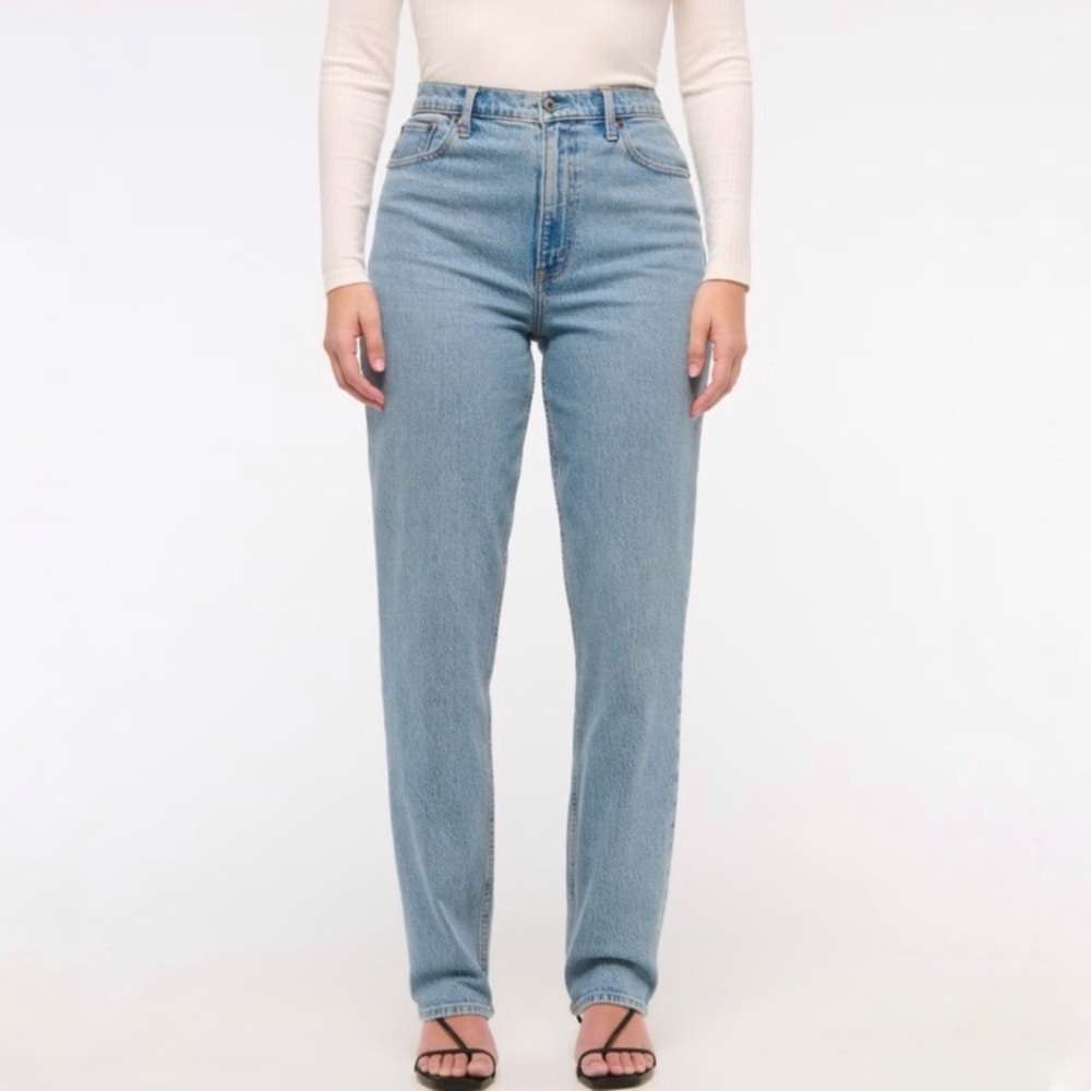 Abercrombie & Fitch Ultra High Rise ‘90s Straight Jean Size 33 Curve Love Denim